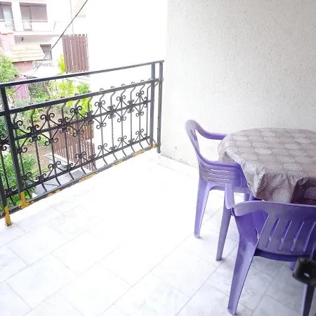 Nikola Apartment *