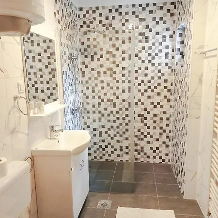 Nikola Apartment *